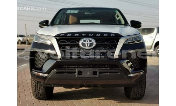 Acheter Import Voiture Toyota Fortuner Noir à Import - Dubai, Agadir Acheter Import Voiture Toyota Fortuner Noir à Import - Dubai, Agadir