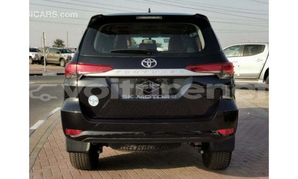 Acheter Import Voiture Toyota Fortuner Noir à Import - Dubai, Agadir Acheter Import Voiture Toyota Fortuner Noir à Import - Dubai, Agadir