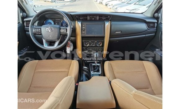 Acheter Import Voiture Toyota Fortuner Noir à Import - Dubai, Agadir Acheter Import Voiture Toyota Fortuner Noir à Import - Dubai, Agadir