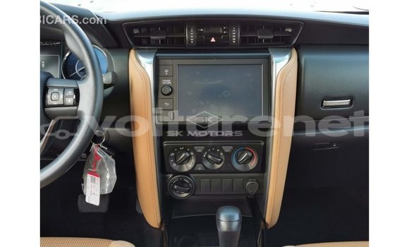 Acheter Import Voiture Toyota Fortuner Noir à Import - Dubai, Agadir Acheter Import Voiture Toyota Fortuner Noir à Import - Dubai, Agadir