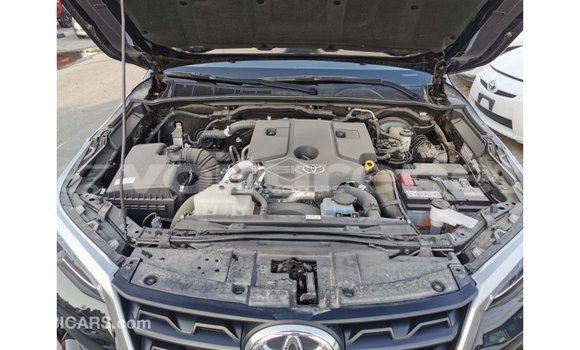 Acheter Import Voiture Toyota Fortuner Noir à Import - Dubai, Agadir Acheter Import Voiture Toyota Fortuner Noir à Import - Dubai, Agadir