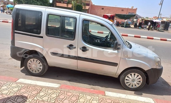 Acheter Occasion Voiture Fiat Doblo Gris à ad-Dar-al-Bayda, Casablanca Acheter Occasion Voiture Fiat Doblo Gris à ad-Dar-al-Bayda, Casablanca