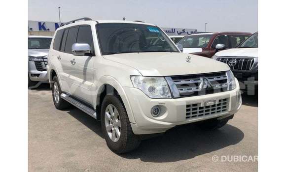 Acheter Import Voiture Mitsubishi Pajero Blanc à Import - Dubai, Agadir Acheter Import Voiture Mitsubishi Pajero Blanc à Import - Dubai, Agadir