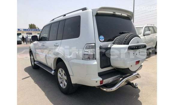 Acheter Import Voiture Mitsubishi Pajero Blanc à Import - Dubai, Agadir Acheter Import Voiture Mitsubishi Pajero Blanc à Import - Dubai, Agadir