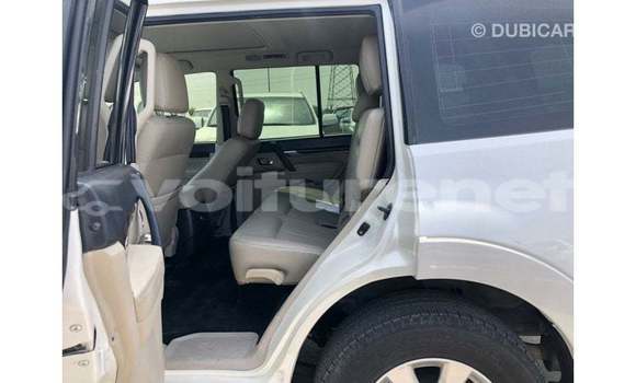Acheter Import Voiture Mitsubishi Pajero Blanc à Import - Dubai, Agadir Acheter Import Voiture Mitsubishi Pajero Blanc à Import - Dubai, Agadir