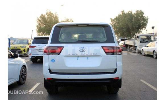 Acheter Import Voiture Toyota Land Cruiser Blanc à Import - Dubai, Agadir Acheter Import Voiture Toyota Land Cruiser Blanc à Import - Dubai, Agadir