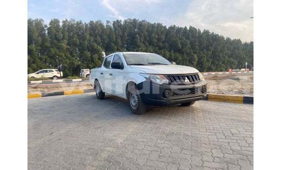 Acheter Import Voiture Mitsubishi L200 Blanc à Import - Dubai, Agadir