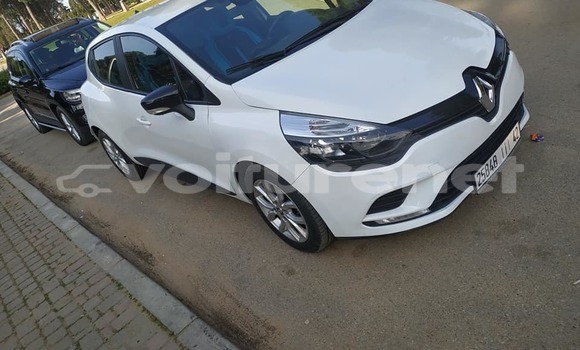 اشتري مستعمل Renault Clio White سيارة في ad-Dar-al-Bayda في Casablanca اشتري مستعمل Renault Clio White سيارة في ad-Dar-al-Bayda في Casablanca
