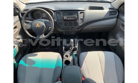 Acheter Import Voiture Mitsubishi L200 Blanc à Import - Dubai, Agadir Acheter Import Voiture Mitsubishi L200 Blanc à Import - Dubai, Agadir