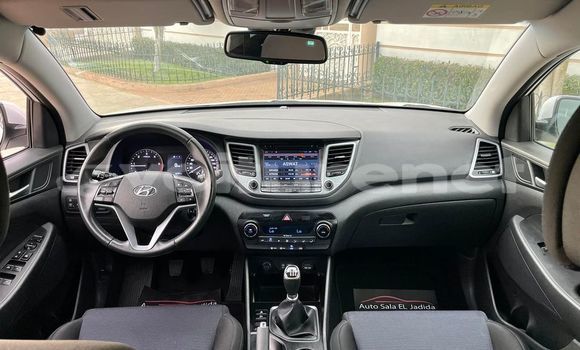 Acheter Occasion Voiture Hyundai Tucson Blanc à ad-Dar-al-Bayda, Casablanca Acheter Occasion Voiture Hyundai Tucson Blanc à ad-Dar-al-Bayda, Casablanca