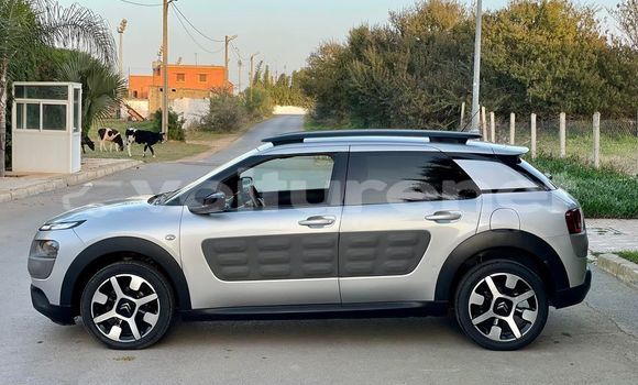 اشتري مستعمل Citroen C4 Silver سيارة في ad-Dar-al-Bayda في Casablanca اشتري مستعمل Citroen C4 Silver سيارة في ad-Dar-al-Bayda في Casablanca