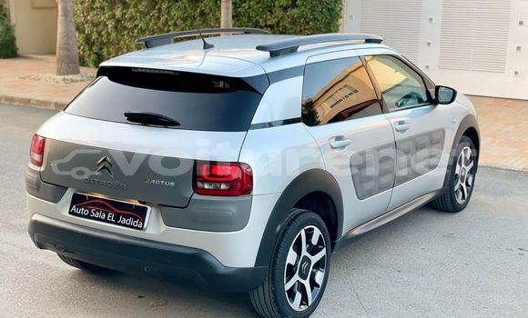 اشتري مستعمل Citroen C4 Silver سيارة في ad-Dar-al-Bayda في Casablanca اشتري مستعمل Citroen C4 Silver سيارة في ad-Dar-al-Bayda في Casablanca