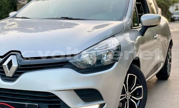 Acheter Occasion Voiture Renault Clio Gris à ad-Dar-al-Bayda, Casablanca Acheter Occasion Voiture Renault Clio Gris à ad-Dar-al-Bayda, Casablanca