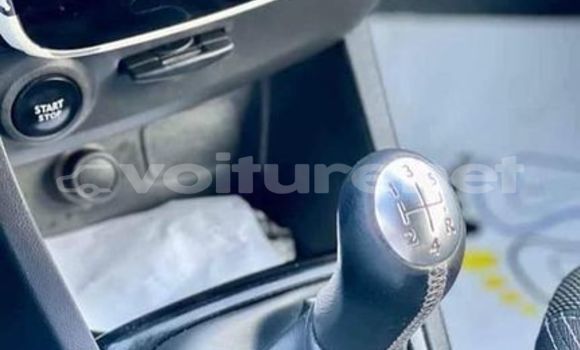 Acheter Occasion Voiture Renault Clio Noir à ad-Dar-al-Bayda, Casablanca Acheter Occasion Voiture Renault Clio Noir à ad-Dar-al-Bayda, Casablanca