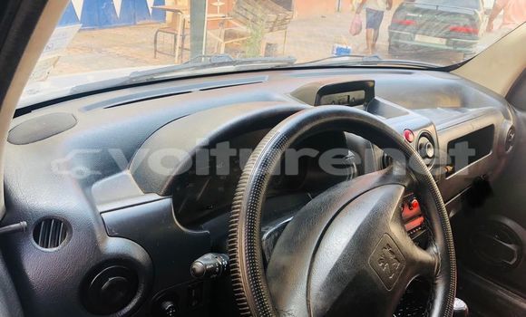 Acheter Occasion Voiture Peugeot Partner Gris à ad-Dar-al-Bayda, Casablanca Acheter Occasion Voiture Peugeot Partner Gris à ad-Dar-al-Bayda, Casablanca