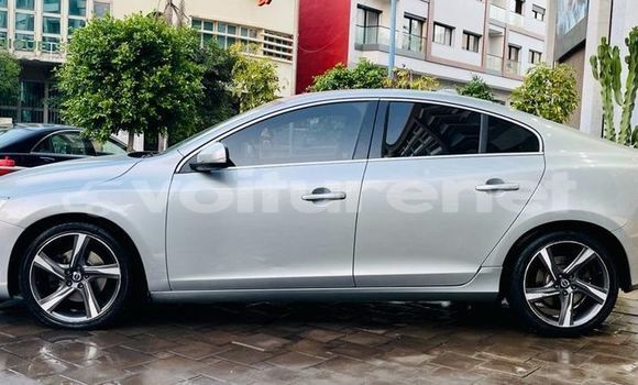 Buy Used Volvo S60 Silver Car in ad-Dar-al-Bayda in Casablanca Buy Used Volvo S60 Silver Car in ad-Dar-al-Bayda in Casablanca