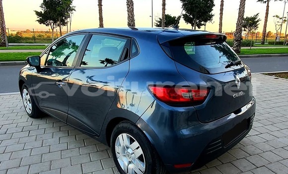 Buy Used Renault Clio Blue Car in ad-Dar-al-Bayda in Casablanca Buy Used Renault Clio Blue Car in ad-Dar-al-Bayda in Casablanca