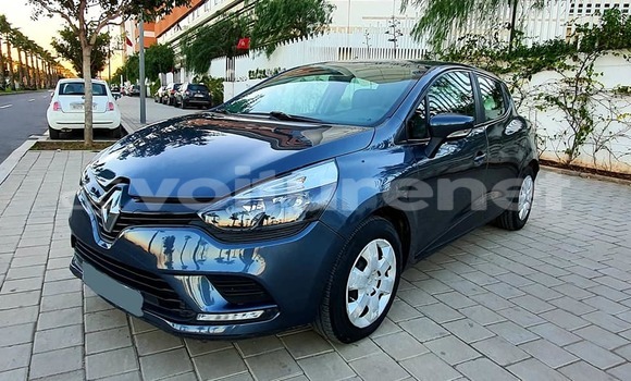 Buy Used Renault Clio Blue Car in ad-Dar-al-Bayda in Casablanca Buy Used Renault Clio Blue Car in ad-Dar-al-Bayda in Casablanca