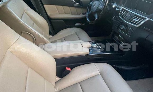 Acheter Occasion Voiture Mercedes-Benz E-klasse Noir à ad-Dar-al-Bayda, Casablanca Acheter Occasion Voiture Mercedes-Benz E-klasse Noir à ad-Dar-al-Bayda, Casablanca