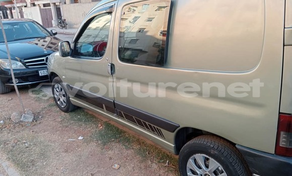 Acheter Occasion Voiture Peugeot Partner Vert à ad-Dar-al-Bayda, Casablanca Acheter Occasion Voiture Peugeot Partner Vert à ad-Dar-al-Bayda, Casablanca
