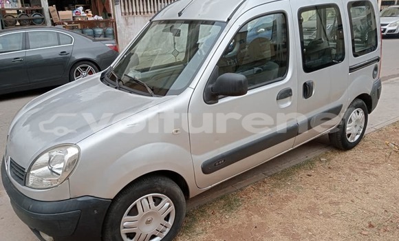 اشتري مستعمل Renault Kangoo Silver سيارة في ad-Dar-al-Bayda في Casablanca اشتري مستعمل Renault Kangoo Silver سيارة في ad-Dar-al-Bayda في Casablanca