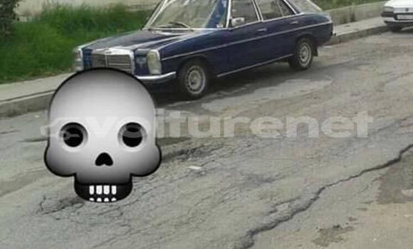 Buy Used Mercedes-Benz E-klasse Blue Car in ad-Dar-al-Bayda in Casablanca