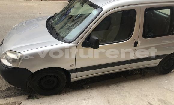 Acheter Occasion Voiture Peugeot Partner Gris à ad-Dar-al-Bayda, Casablanca Acheter Occasion Voiture Peugeot Partner Gris à ad-Dar-al-Bayda, Casablanca